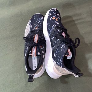 Black butterfly, Adidas shoes